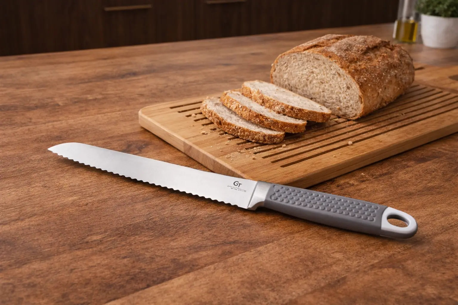 GT Bread Knife Krystal Distribution